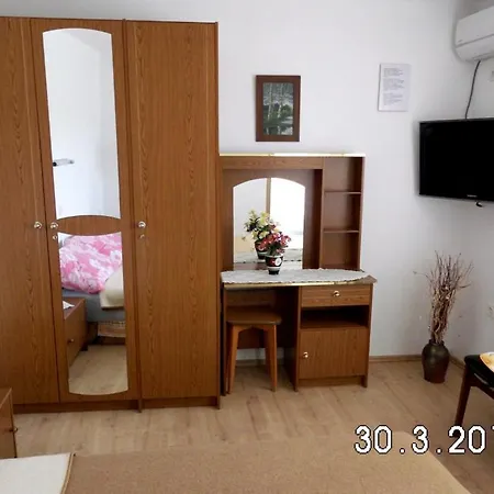 Room In Novi Vinodolski With Sea View, Terrace, Air Conditioning, W-Lan 3541-1 * Novi Vinodolski